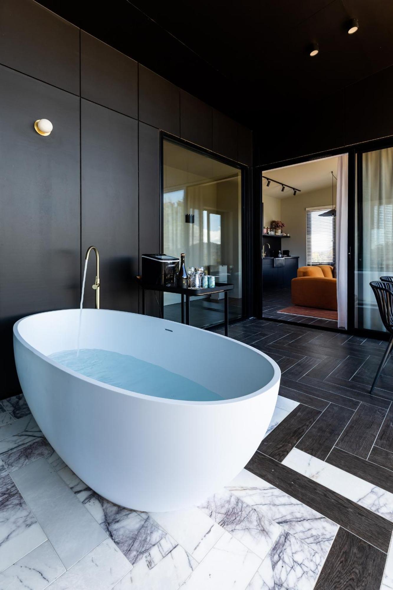 Wherewithal Luxury Suites Carlton Exterior foto